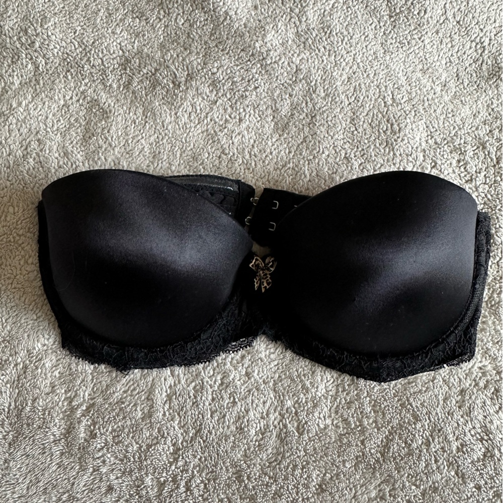 VS strapless bra. Worn once.